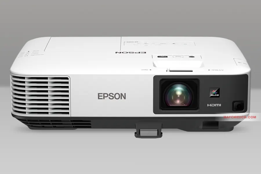 Máy chiếu chuyên nghiệp Epson EB-2055 công nghệ 3LCD, độ sáng siêu khủng 5.000 ANSI Lumens thách thức không gian hội trường lớn tràn ngập ánh