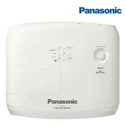 Cụm vòng xoay Zoom 1.6x lấy nét Focus và phím bấm Panasonic PT-VW540 Mặt trên máy chiếu Panasonic PT-VW540 trang bị ống kính Zoom cơ học lớn 1.6x, vòng lấy nét Focus và hệ thống phím điều hướng trực quan.
