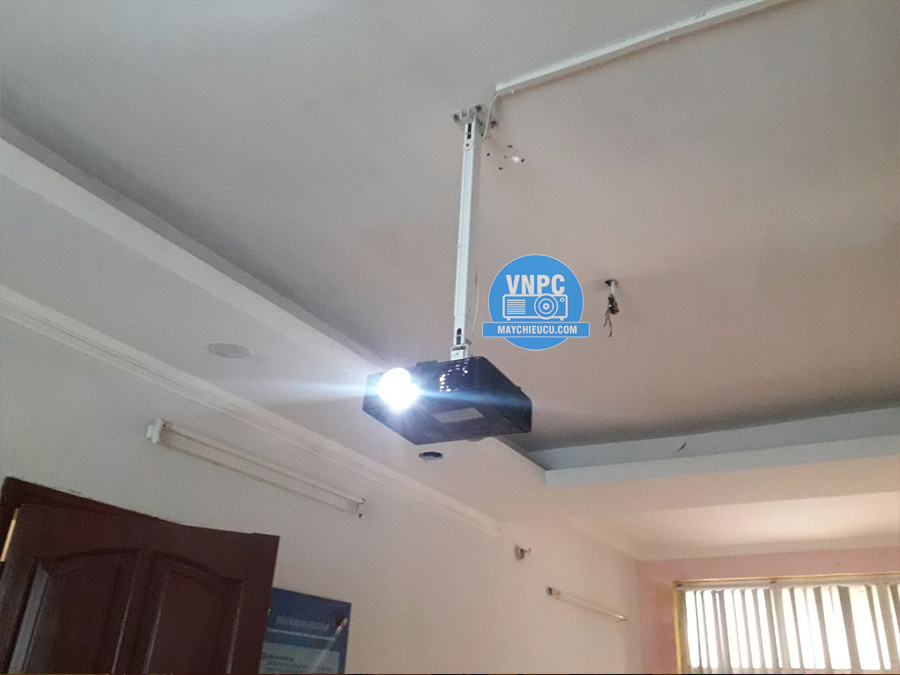 Lắp đặt máy chiếu Dell 1410x phòng họp tại Quận Đống Đa