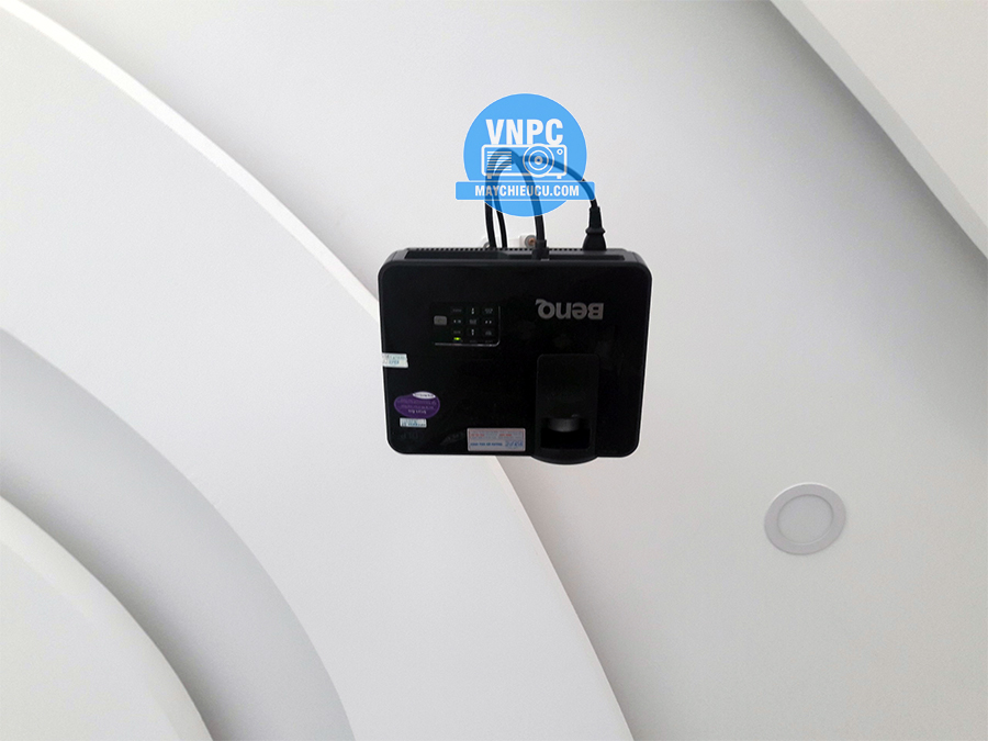 Lắp đặt máy chiếu BenQ MS517p cũ cho quán cafe Quận Gò Vấp