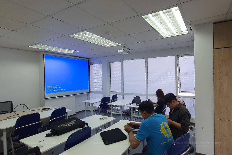 Epson EB-S18