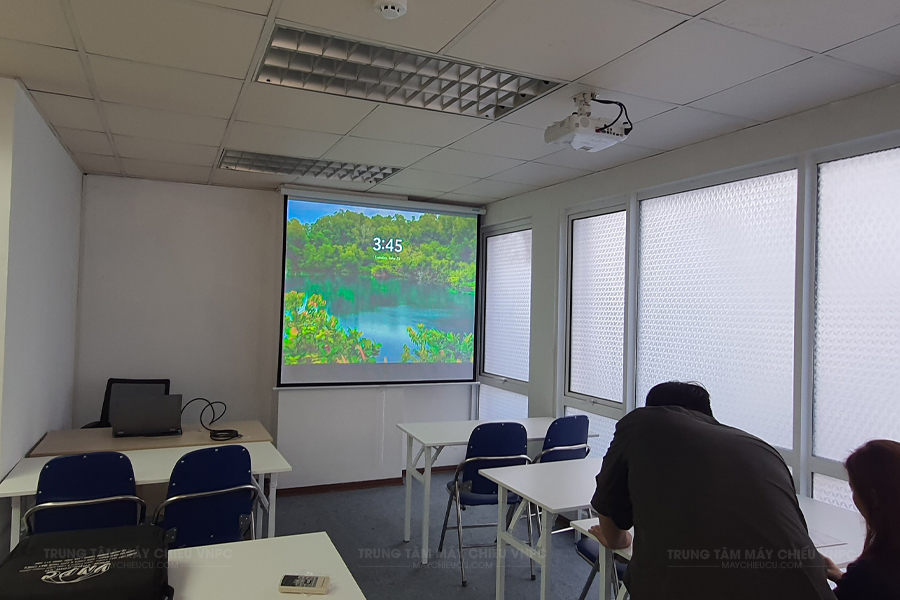 Epson EB-S18