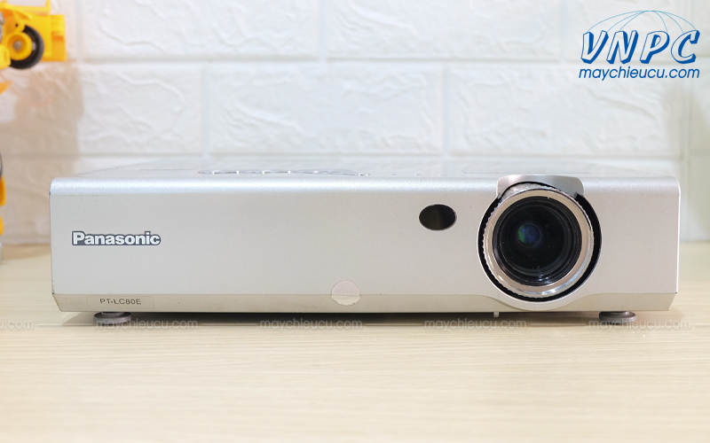 Panasonic PT-LC80E Máy chiếu cũ chính hãng giá rẻ