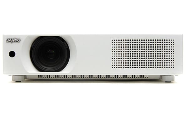 Máy chiếu cũ Sanyo PLC-XU105 chính hãng giá rẻ