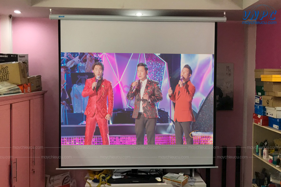 Lắp đặt Sony VPL-DX241 và màn chiếu điện 120 inches