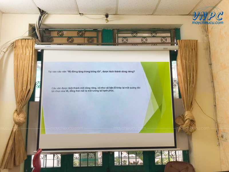 Lắp đặt Optoma PS368 cũ & Màn chiếu treo tường 100"