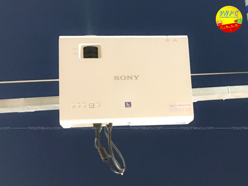 Lắp đặt Sony VPL-EX230 phục vụ chiếu bóng đá