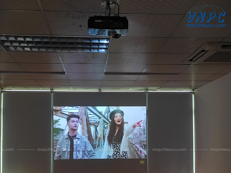 VNPC lắp đặt máy chiếu Optoma S2015