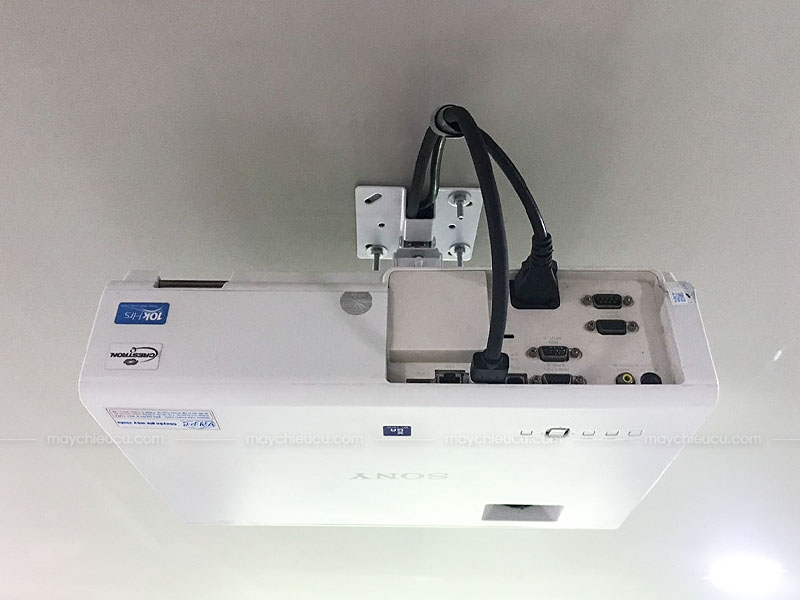 VNPC lắp máy chiếu Sony VPL-EX230 cũ tại văn phòng Salon Kiến Hào