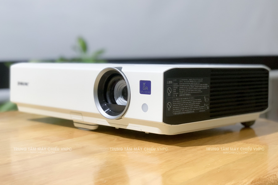 Sony VPL-DX146