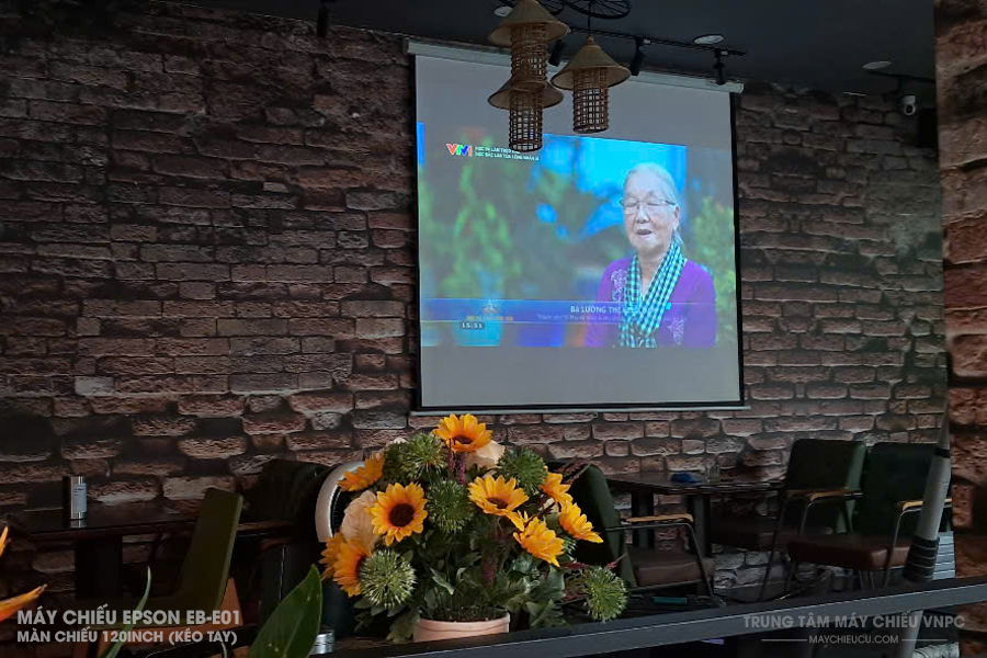 Lắp đặt Epson EB-E01 và Màn chiếu 120 inch