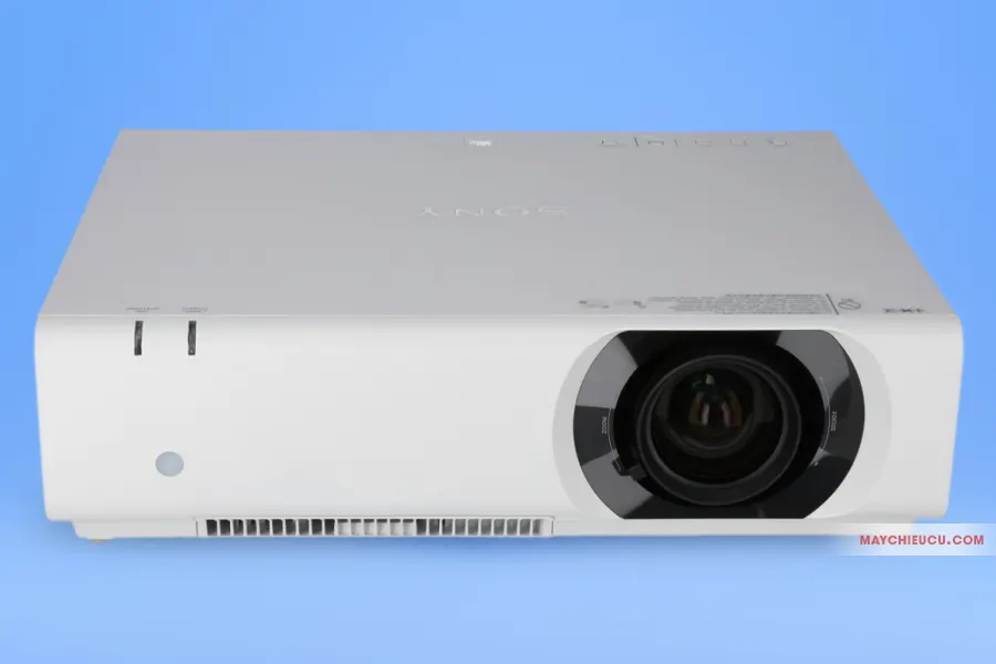 Sony VPL-CH350 sở hữu độ phân giải WUXGA, độ sáng 4000 ANSI Lumens và công nghệ 3LCD